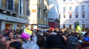 velencei karnevál - tömeg